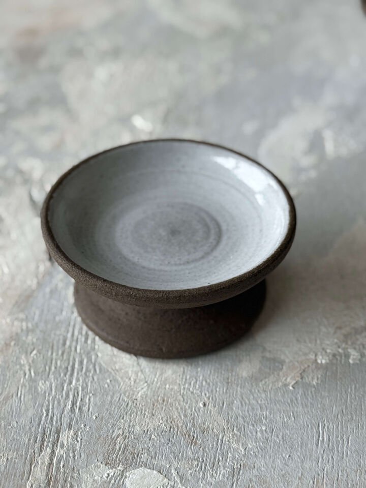 Stoneware Mini Ayaklı Sunum Tabağı
