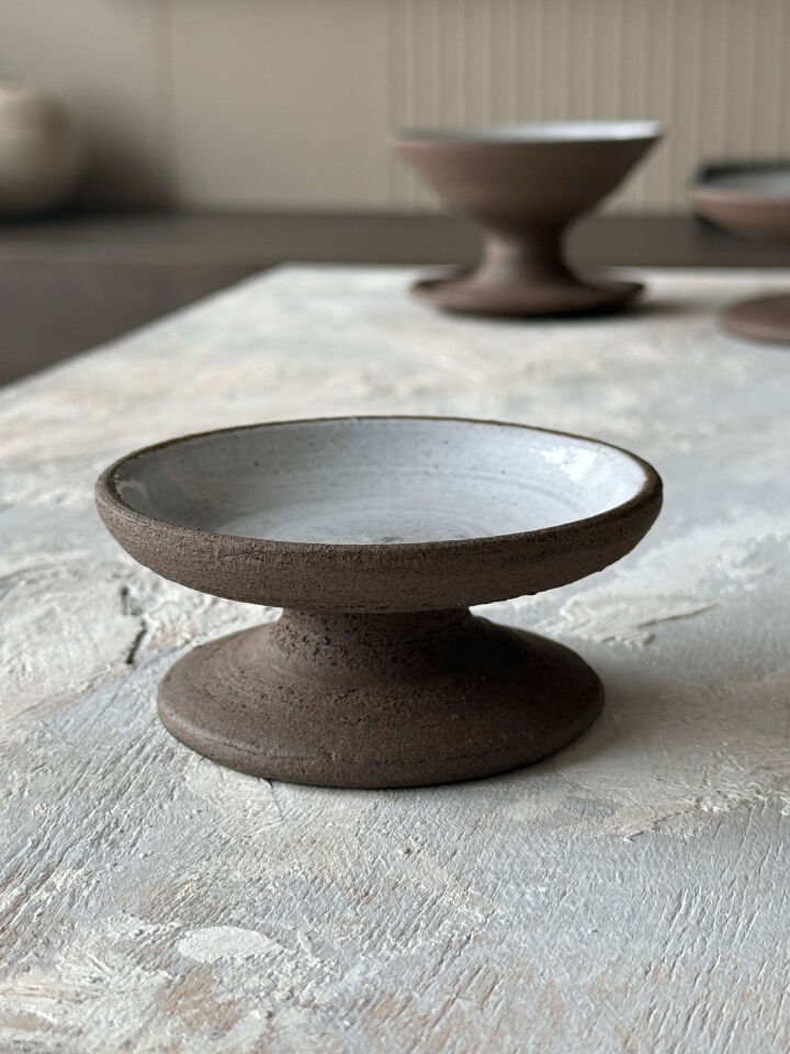 Stoneware Mini Ayaklı Sunum Tabağı