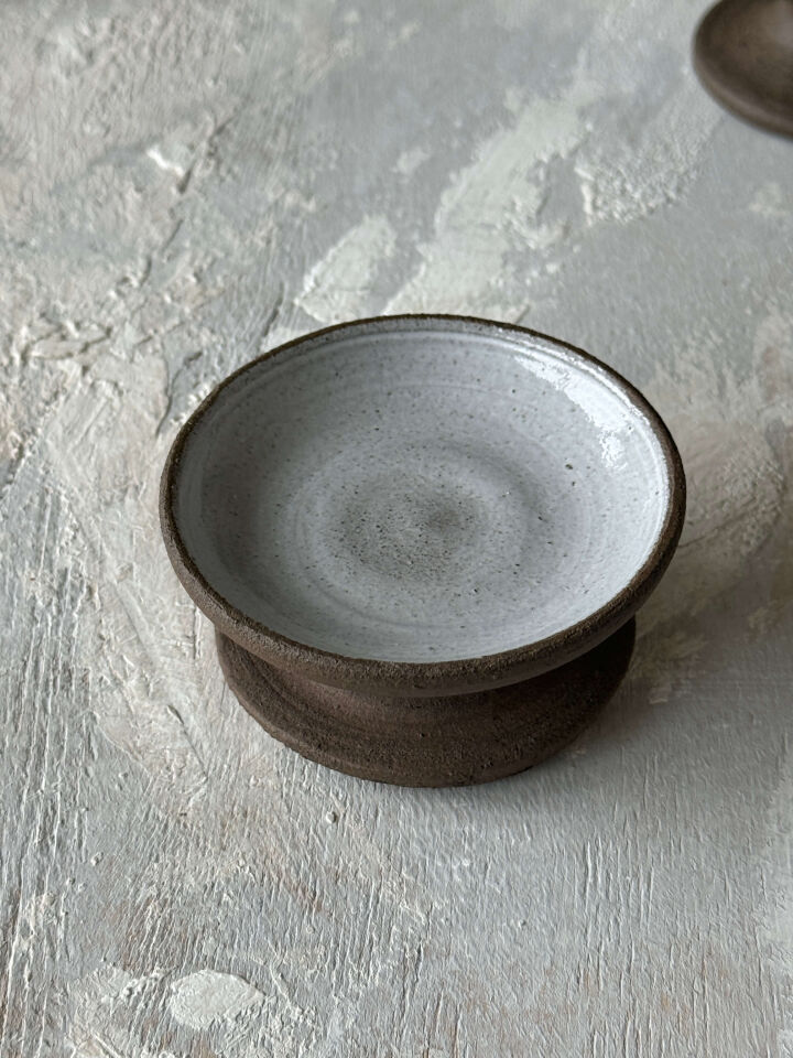 Stoneware Mini Ayaklı Sunum Tabağı