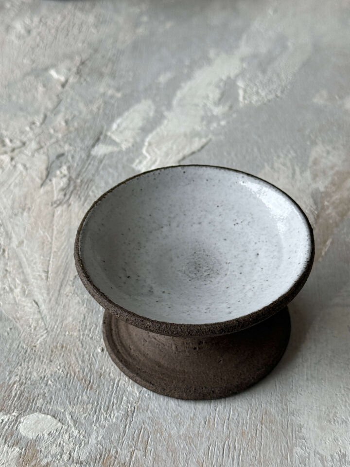 Stoneware Mini Ayaklı Sunum Tabağı