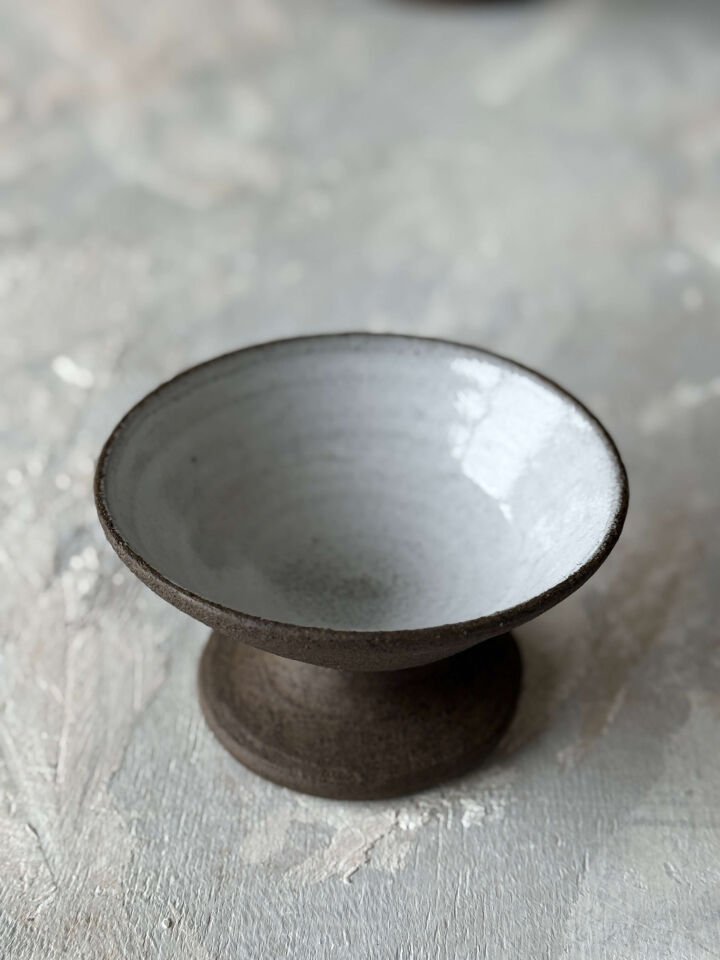 Stoneware Mini Ayaklı Sunum Tabağı